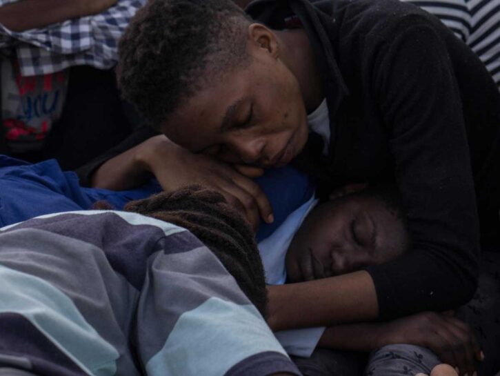 migranti sbarco 7 novembre 2017