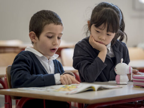 La prima scuola cinese (dove studiano anche i bambini italiani)