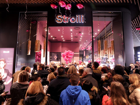 Stroili taglia il nastro di uno store nel nuovo CityLife shopping district