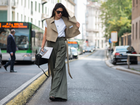 Pantaloni a vita alta: i look più cool dallo street style