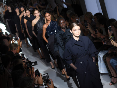 Blu e nero: una fashion combo tutta da copiare