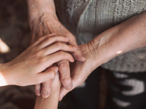 L'Infinito e il Presente, un ricordo della mamma colpita dall'Alzheimer