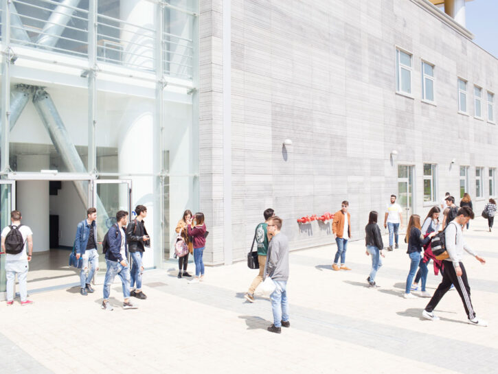 Le foto della scuola per sviluppatori di app aperta a ottobre 2016 da Apple nel quartiere di San Gi
