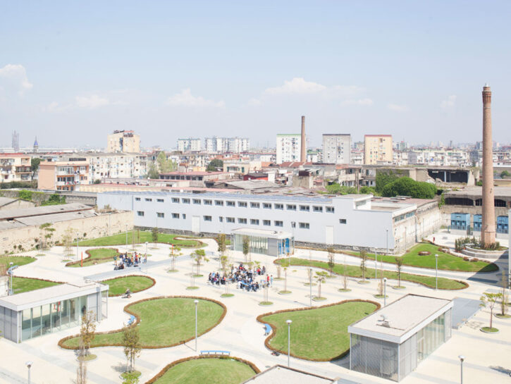Le foto della scuola per sviluppatori di app aperta a ottobre 2016 da Apple nel quartiere di San G