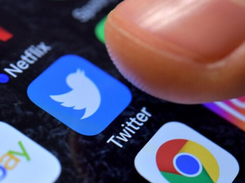 Twitter controlla con le spunte blu gli account ufficiali