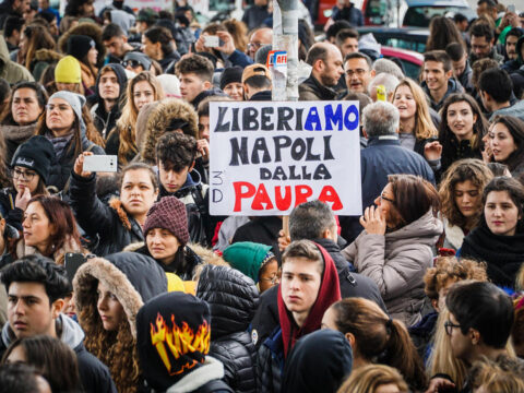 Napoli e l’Italia scoprono il pericolo delle baby gang