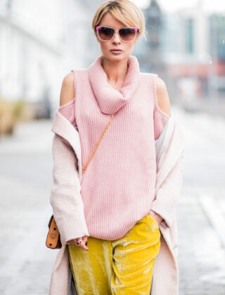 Lunga vita al dolcevita: 5 look da copiare in primavera