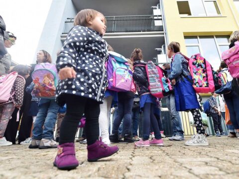 Maestre senza laurea e sciopero l'8 gennaio: bufera sulla scuola