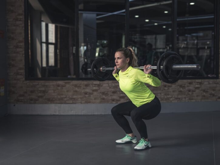 Come fare squat con bilanciere