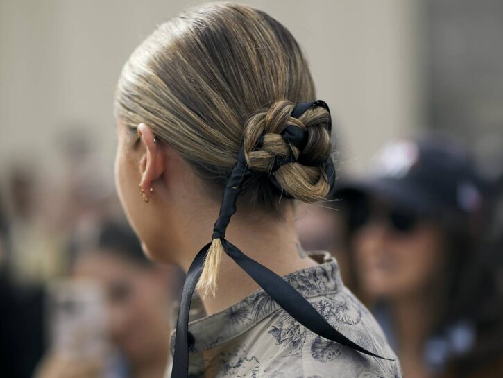 Come fare uno chignon con treccia a fiore