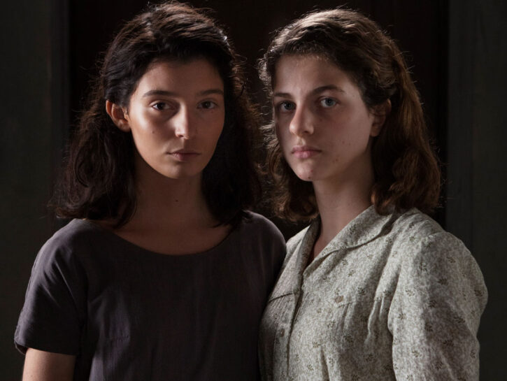 Da sinistra, Gaia Girace (Lila) e Margherita Mazzucco (Elena)