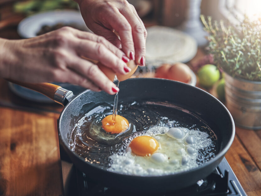 Uova al tegamino: ricetta facile e gustosa