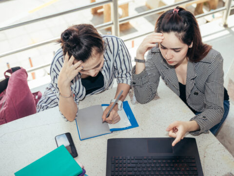 A scuola alle 10 per aiutare gli adolescenti