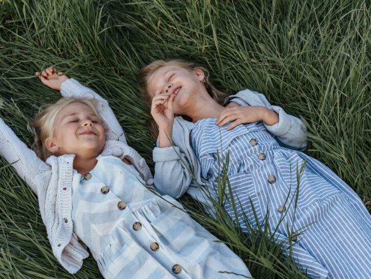 Attività all’aperto per bambini: giochi semplici da organizzare in giardino o al parco
