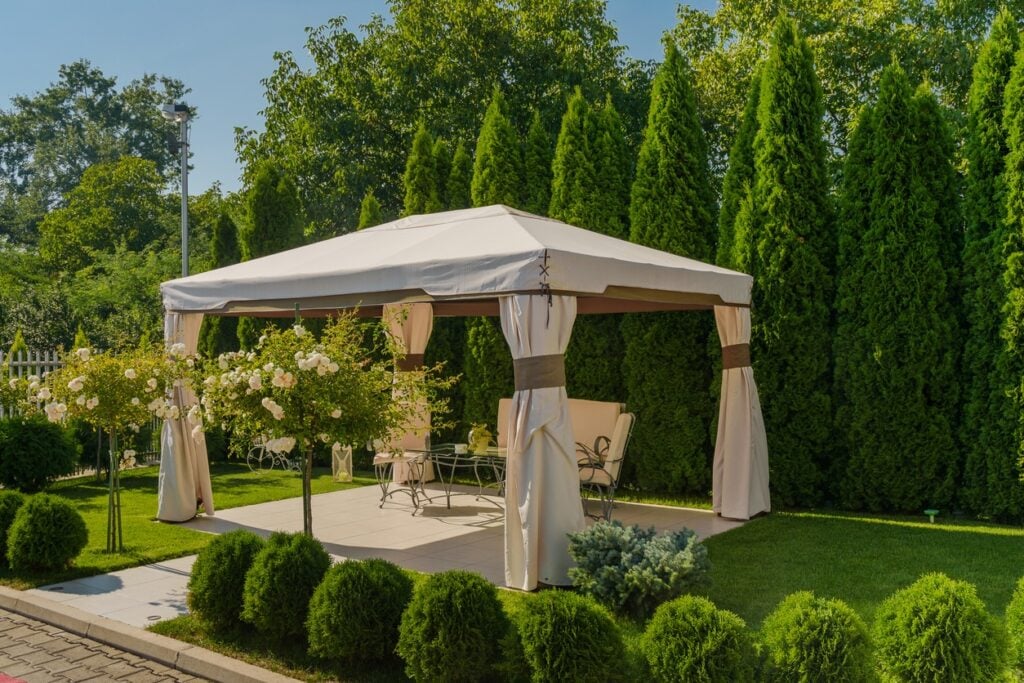 5 diversi modelli di gazebo da giardino