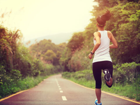 Mattina, sera o pausa pranzo: qual è il momento giusto per correre?