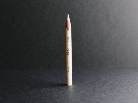 Come applicare la matita bianca per occhi
