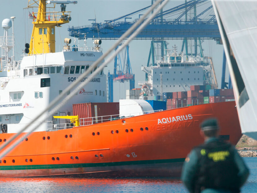 L'Aquarius entra nel porto di Valencia lo scorso 17 giugno