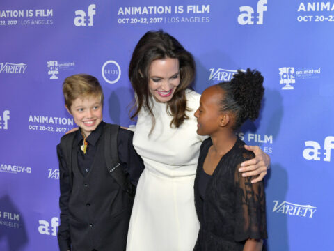 Angelina Jolie vuole il divorzio da Brad Pitt entro l'anno perché non paga gli alimenti