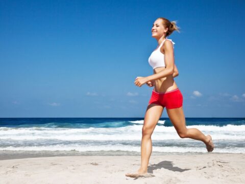 Sport sulla spiaggia: 7 attività per un'estate all'insegna del benessere e della forma fisica