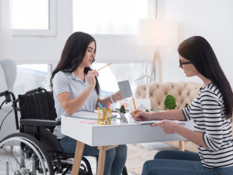 Legge 104: l'assistente al disabile può essere più d'uno