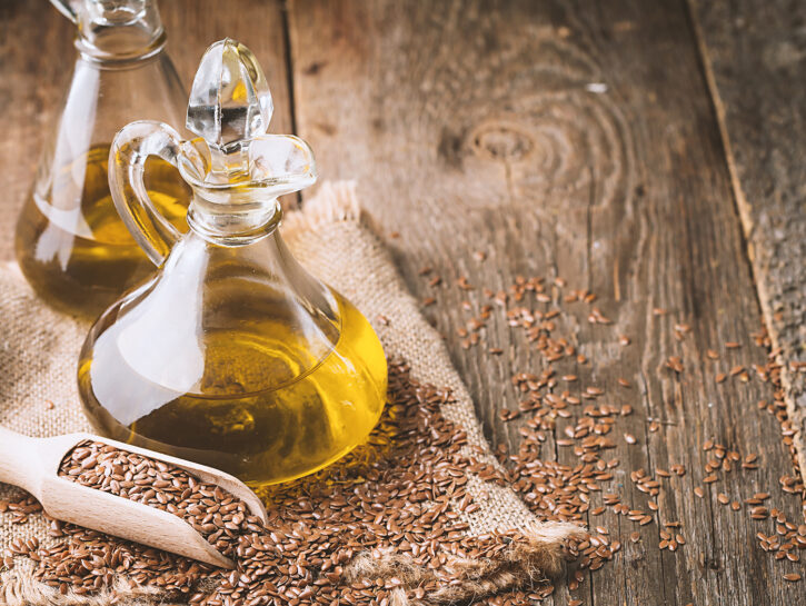 Olio di lino: tutti i benefici per la salute e la bellezza di pelle e capelli