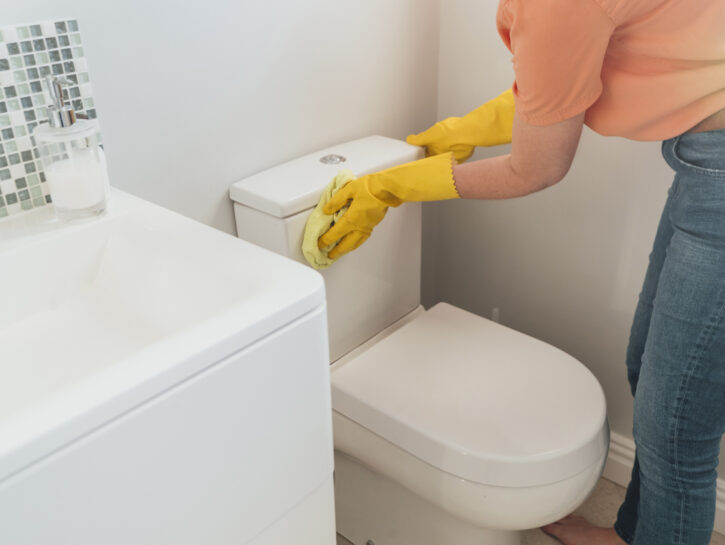 Come fare in casa uno sbiancante per il wc