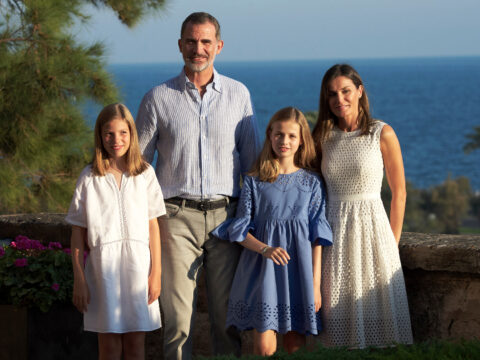 La famiglia reale di Spagna immortalata in vacanza a Maiorca come da tradizione
