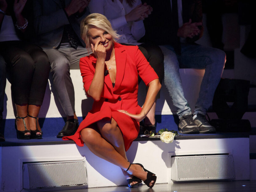 Maria-De-Filippi-durante-la-la-trasmissione-televisiva