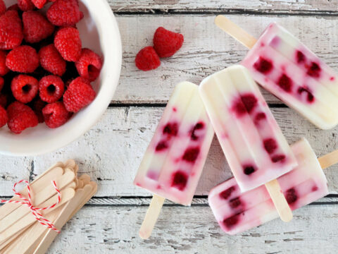 Ghiaccioli fatti in casa: 10 ricette facilissime