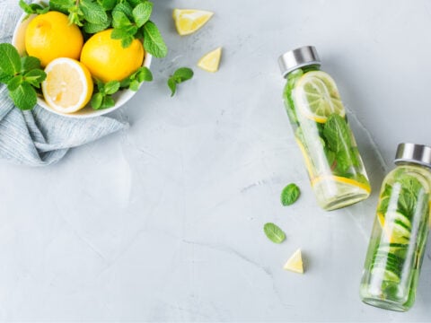 Prepariamo l'acqua detox: le ricette facili e super healthy