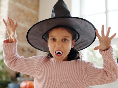 Carnevale: come realizzare denti da vampiro