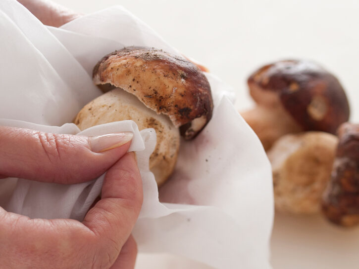 Cucinare e pulire i funghi porcini