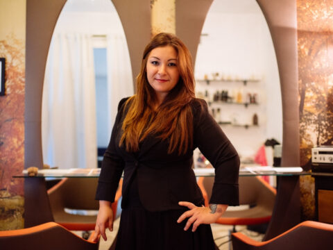 Maria Cammisa: l’hair stylist che “piega” l’estetica al servizio dell’etica