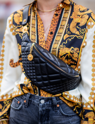 Back to Nineties! Il marsupio è il protagonista dei look d'autunno