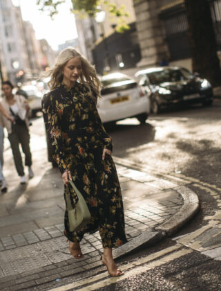 Vestiti a fiori: 5 idee moda abbinarli nei tuoi look