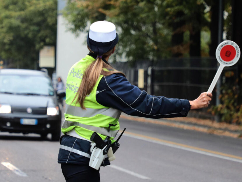 I controlli della Polizia Municipale di Modena ai veicoli in circolazione