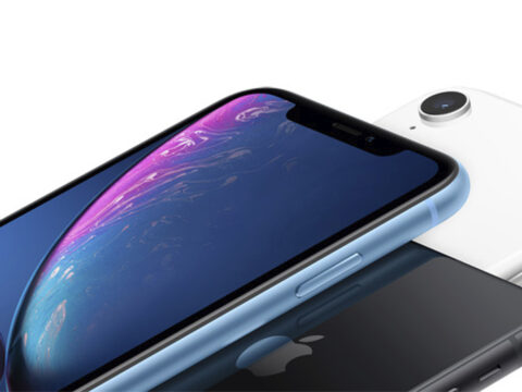 iPhone XR: colorato e (quasi) accessibile