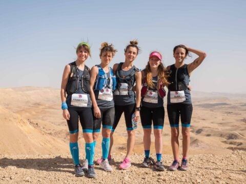 Parte la prima tappa tra i colori del deserto del Negev