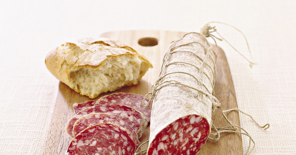 Salame: mini guida sfiziosa, sai davvero cosa contiene e come si fa? - Donna Moderna