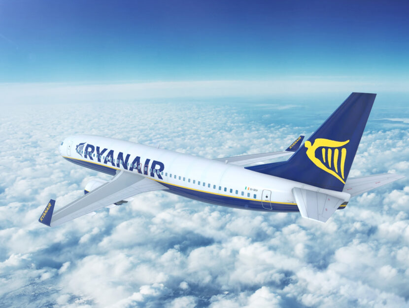 Aereo Ryanair cielo