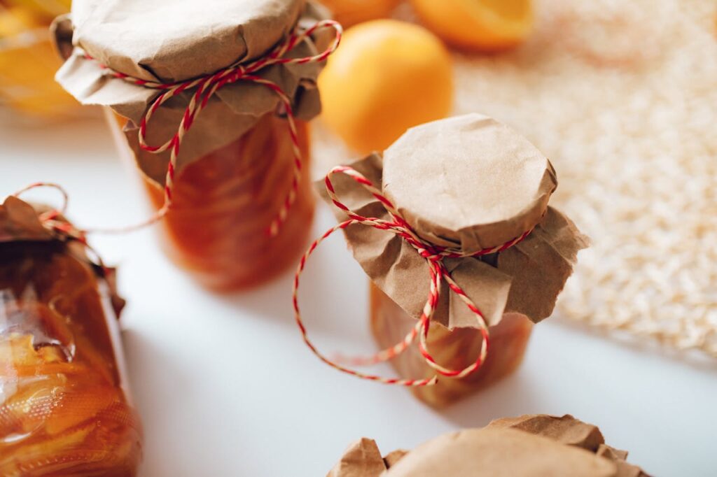 barattoli di marmellata fatti in casa