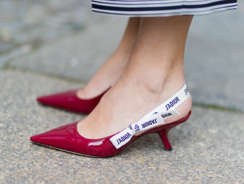 Scarpe rosse da donna: in vernice, basse, con tacco medio, largo basso -  Donna Moderna