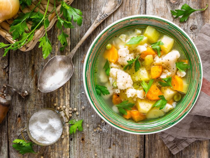 Dieta del minestrone: rischi e benefici di una dieta sempre verde