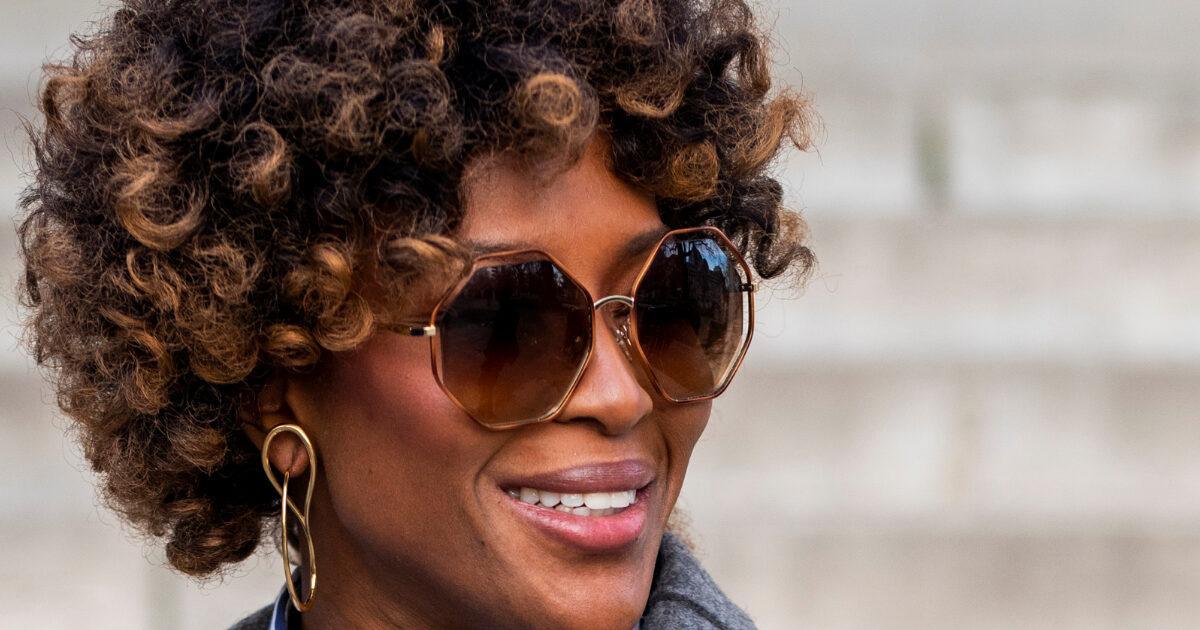 Claudia schiffer naomi campbell vogue herzigova eva turkey latest issue covers magazine cuneyt akeroglu november models tr log simplyglamorousfashion Naomi Campbell e la riscossa delle ricce di tutto il mondo - Donna Moderna