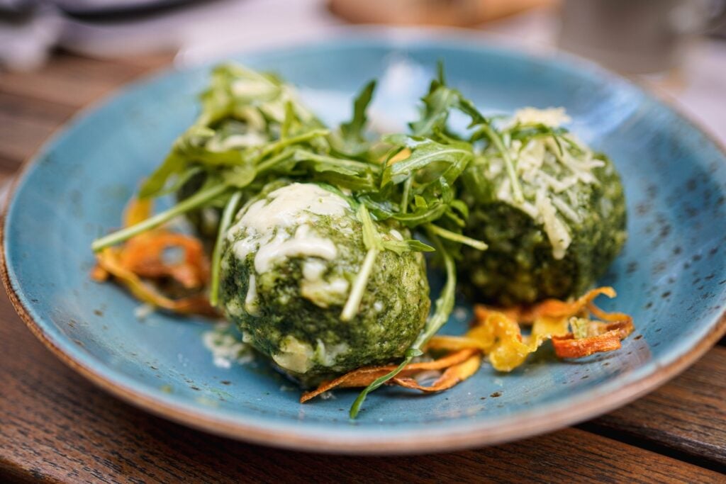 canederli con spinaci e pane raffermo