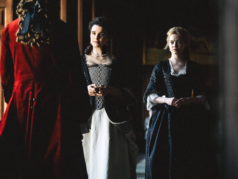 Rachel Weisz ed Emma Stone in "La favorita", Foto di Atsushi Nishijima © 2018 Twentieth Century Fox