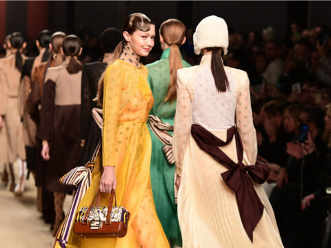 Fendi porta in passerella l'ultima collezione creata da Karl Lagerfeld