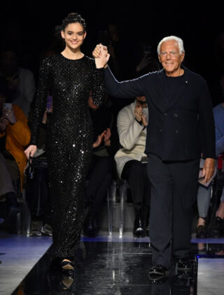 Rapsodia in blu: le nuove creazioni di Giorgio Armani, eleganti e sofisticate