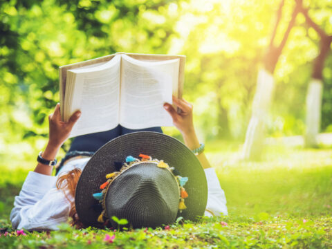 Biblioterapia: leggere fa stare bene, con se stesse e con gli altri
